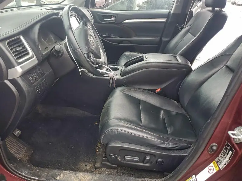 2019 TOYOTA HIGHLANDER SE  