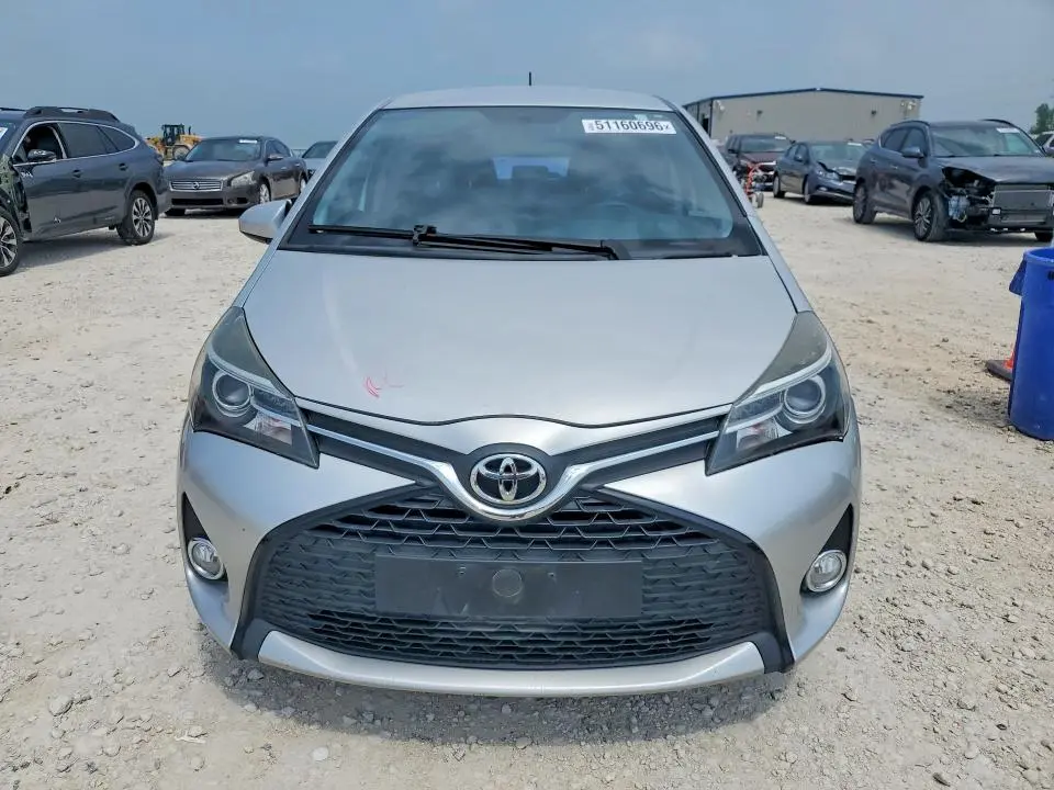 2016 TOYOTA YARIS 5-DOOR SE  
