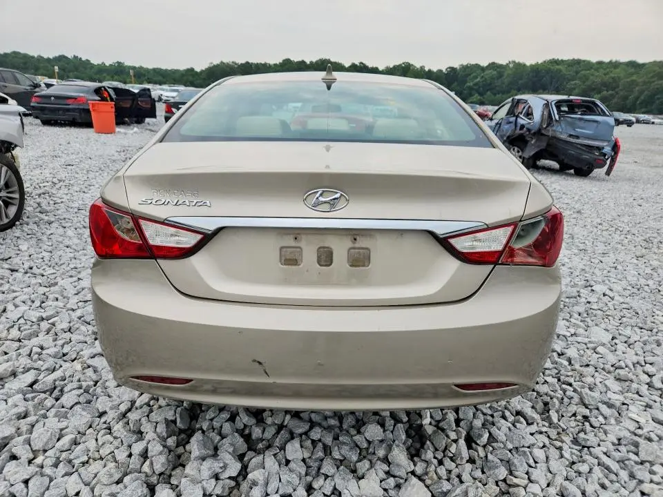 2011 HYUNDAI SONATA GLS  