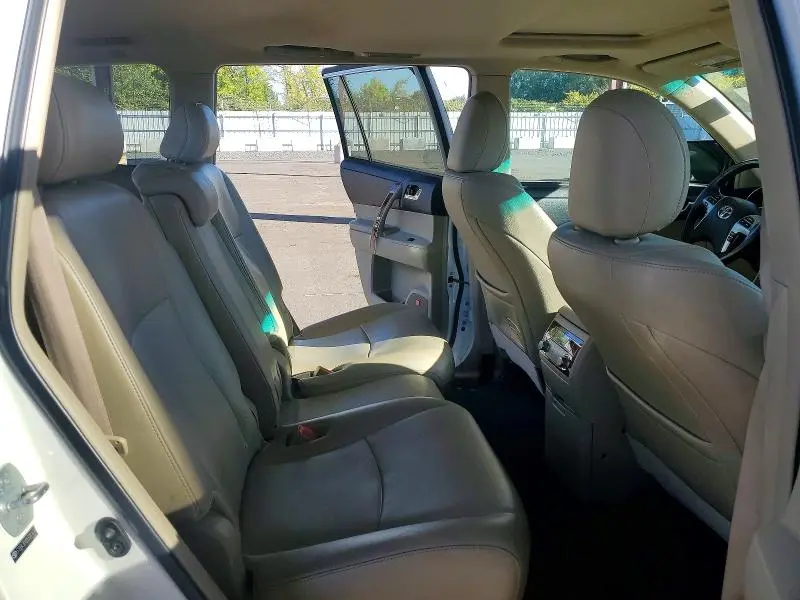 2011 TOYOTA HIGHLANDER LIMITED  