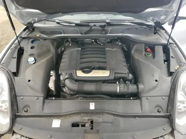 2017 PORSCHE CAYENNE   