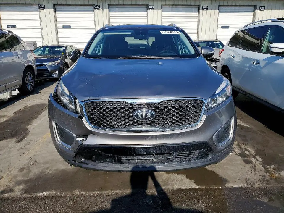 2017 KIA SORENTO LX  