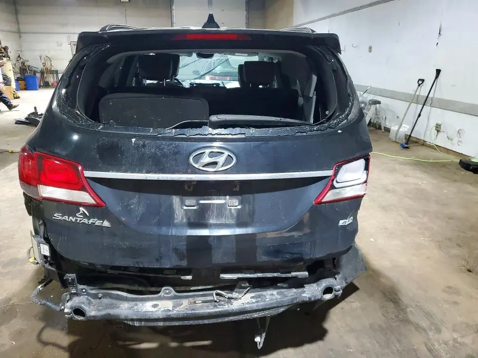 2017 HYUNDAI SANTA FE SE  
