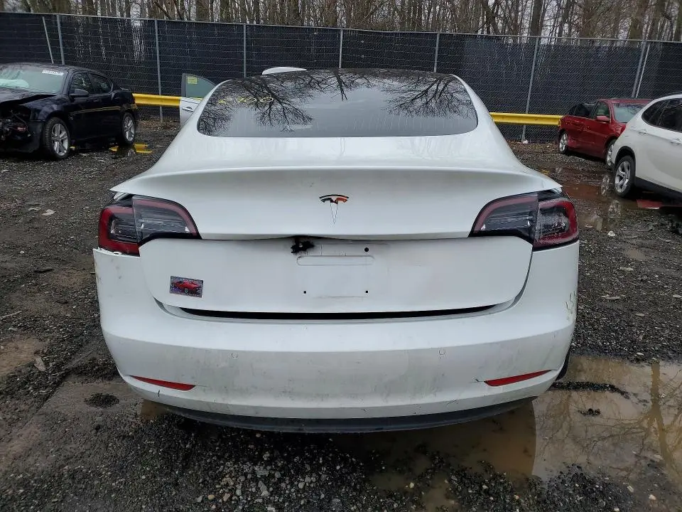 2018 TESLA MODEL 3   