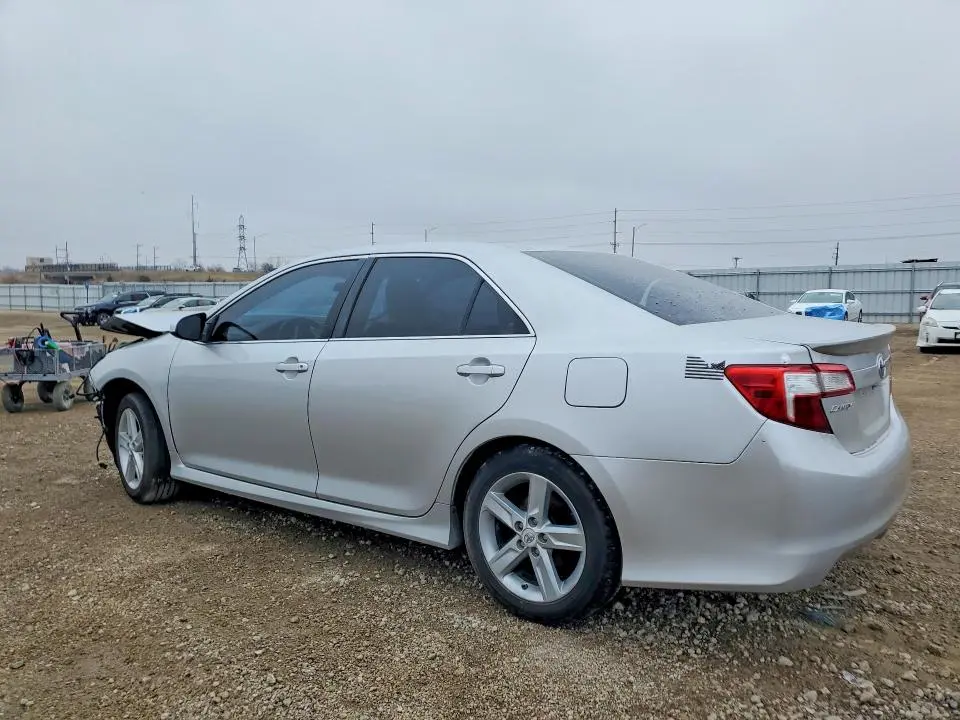 2012 TOYOTA CAMRY SE  