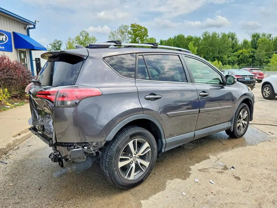 2018 TOYOTA RAV4 XLE  