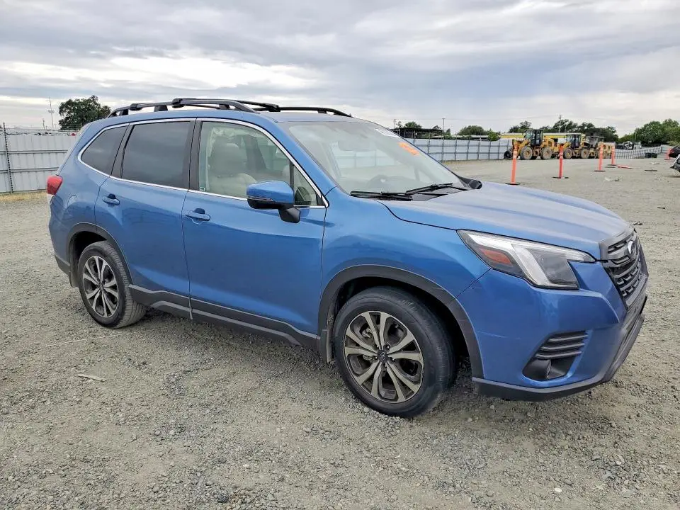 2022 SUBARU FORESTER LIMITED  
