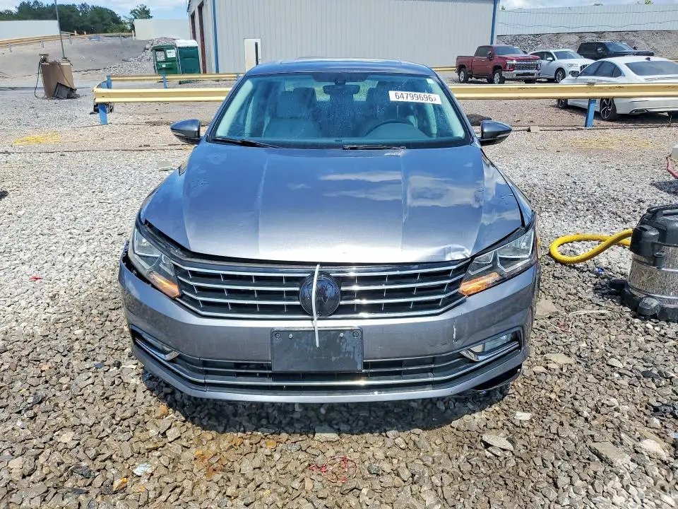 2016 VOLKSWAGEN PASSAT SE  