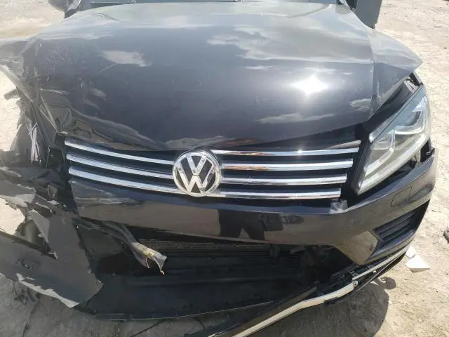 2015 VOLKSWAGEN TOUAREG V6  
