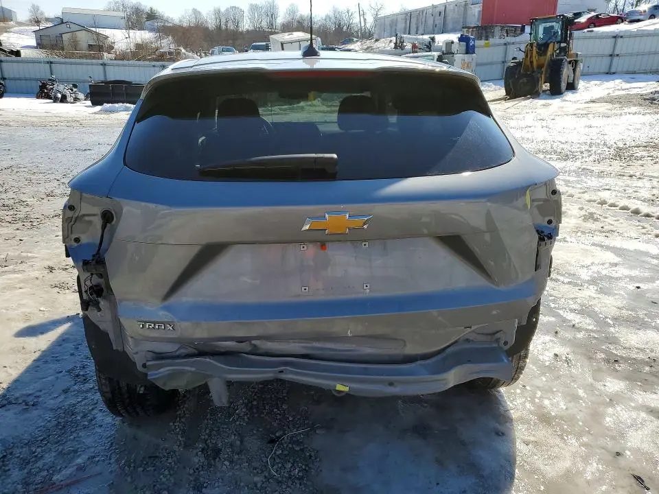 2025 CHEVROLET TRAX LS  