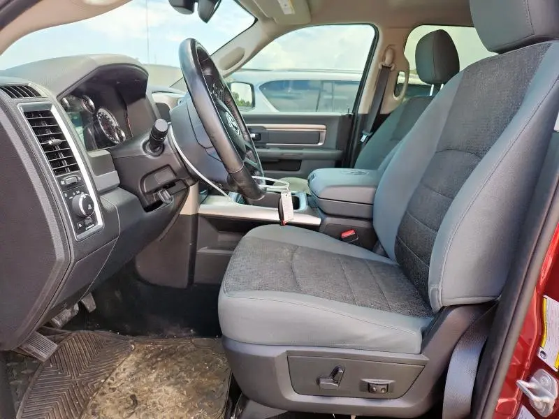 2016 RAM 1500 SLT  