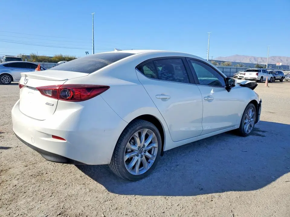 2016 MAZDA 3 TOURING  