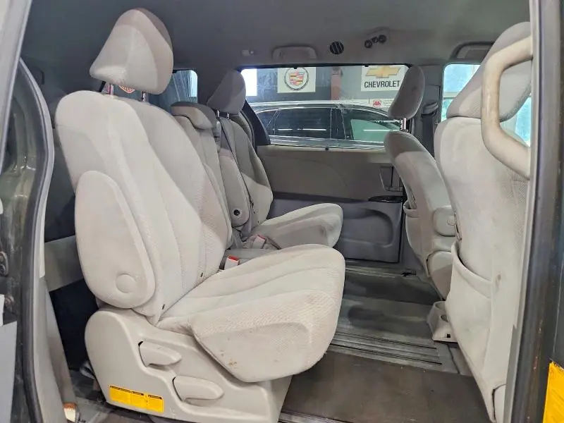 2011 TOYOTA SIENNA LE  