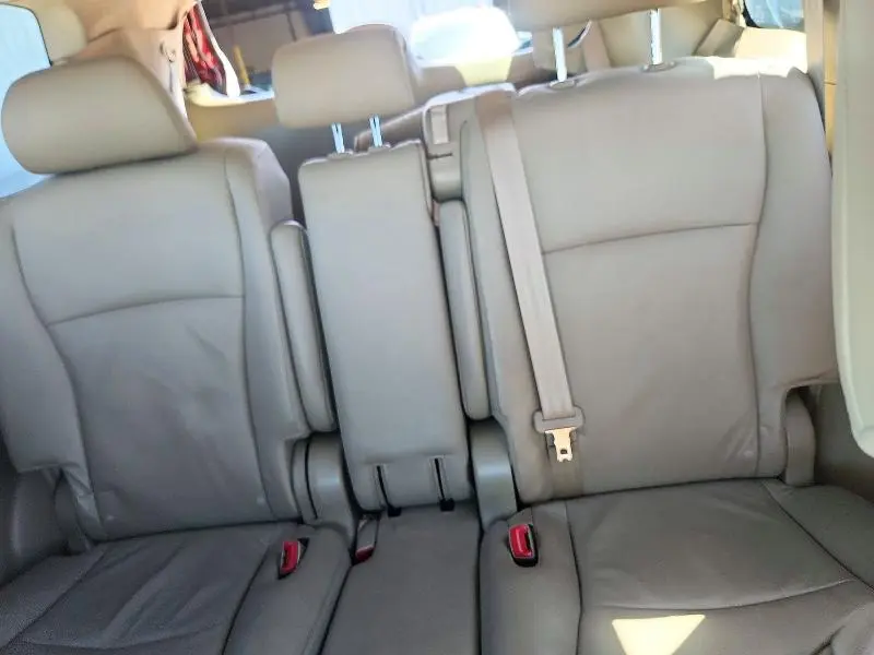 2010 TOYOTA HIGHLANDER LIMITED  