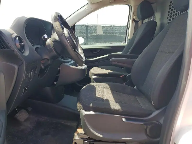 2017 MERCEDES-BENZ METRIS   