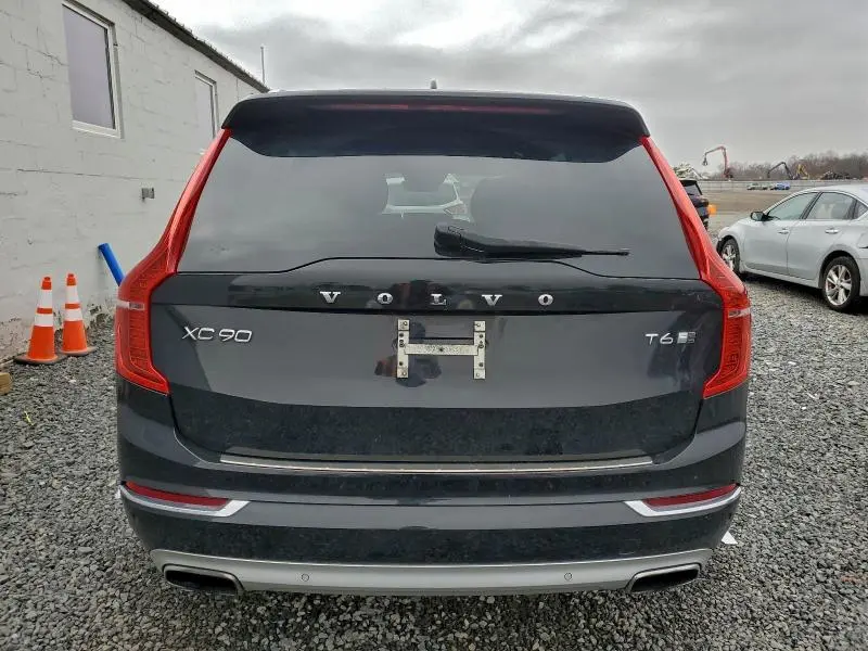 2017 VOLVO XC90 T6  