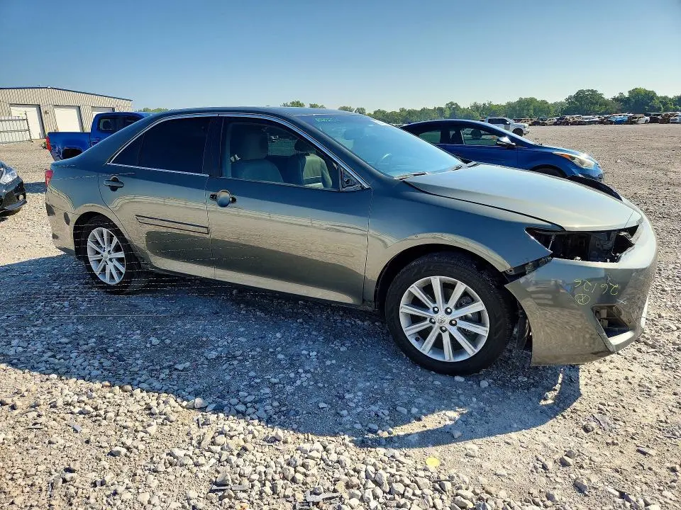 2014 TOYOTA CAMRY XLE  