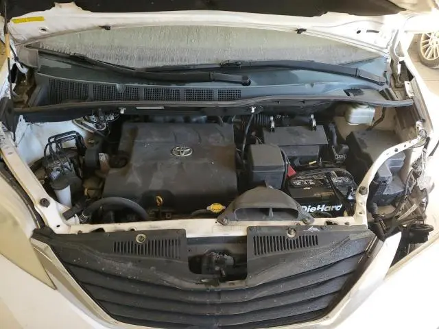 2012 TOYOTA SIENNA LE  