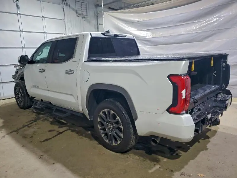 2024 TOYOTA TUNDRA CREWMAX LIMITED  