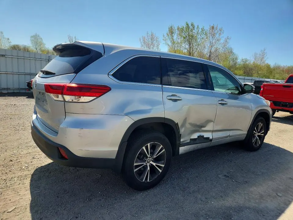 2017 TOYOTA HIGHLANDER LE  