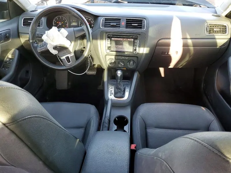 2012 VOLKSWAGEN JETTA SE  