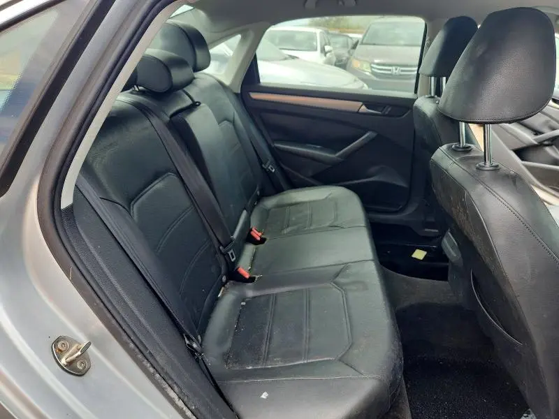 2015 VOLKSWAGEN PASSAT S  