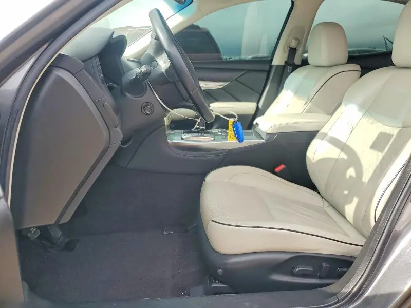 2018 INFINITI Q70 3.7 LUXE  