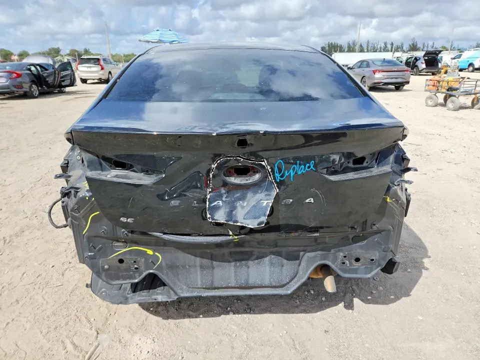 2019 HYUNDAI ELANTRA SE  