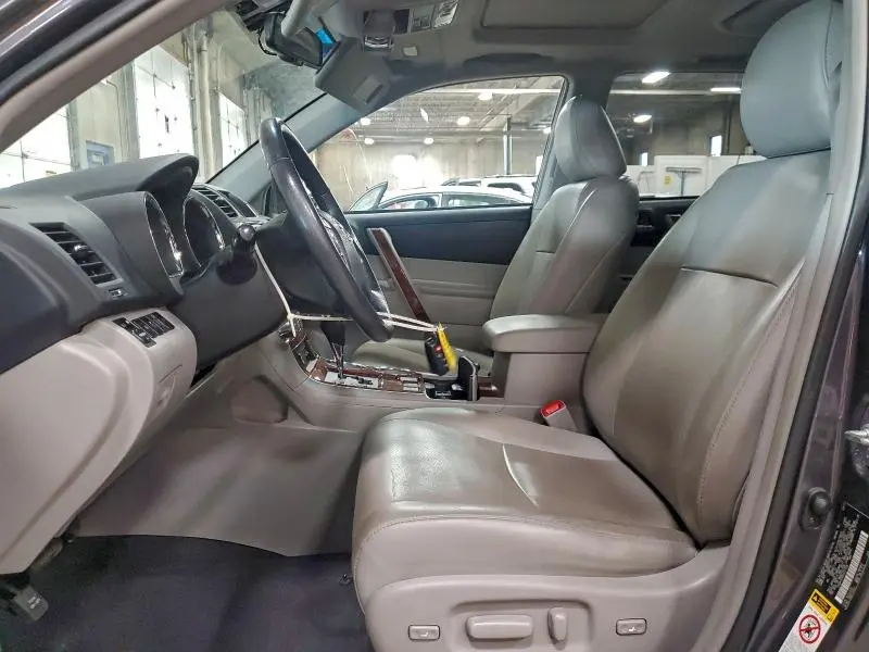 2013 TOYOTA HIGHLANDER LIMITED  