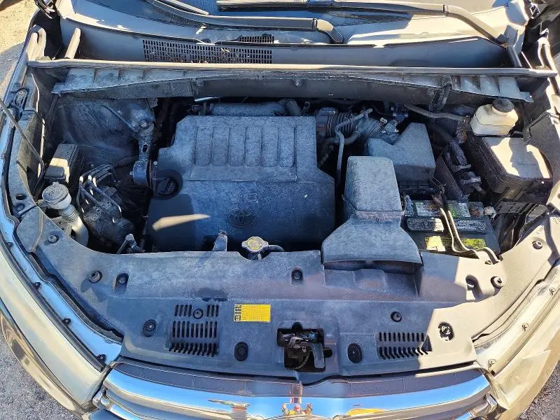 2015 TOYOTA HIGHLANDER LE PLUS  