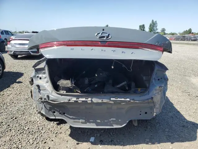 2022 HYUNDAI ELANTRA SE  