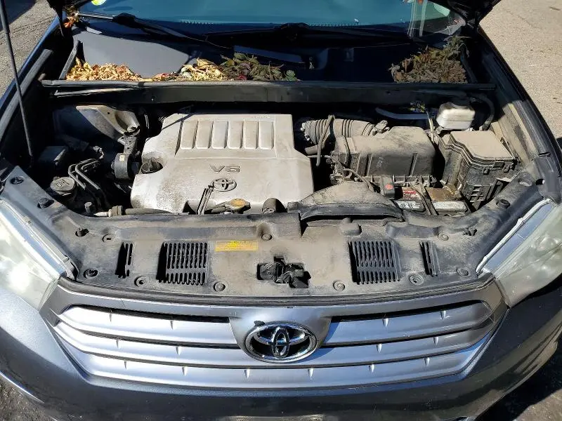 2013 TOYOTA HIGHLANDER LIMITED  
