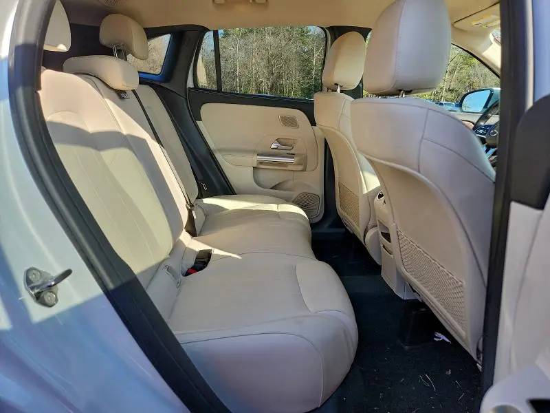 2023 MERCEDES-BENZ GLA 250 4MATIC  