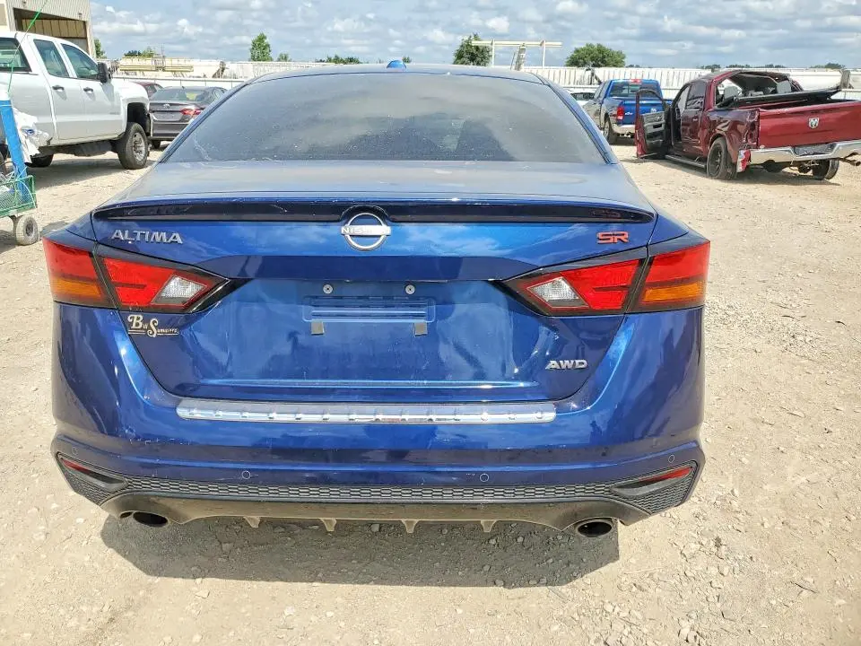 2023 NISSAN ALTIMA SR  