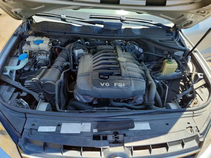 2012 VOLKSWAGEN TOUAREG V6  