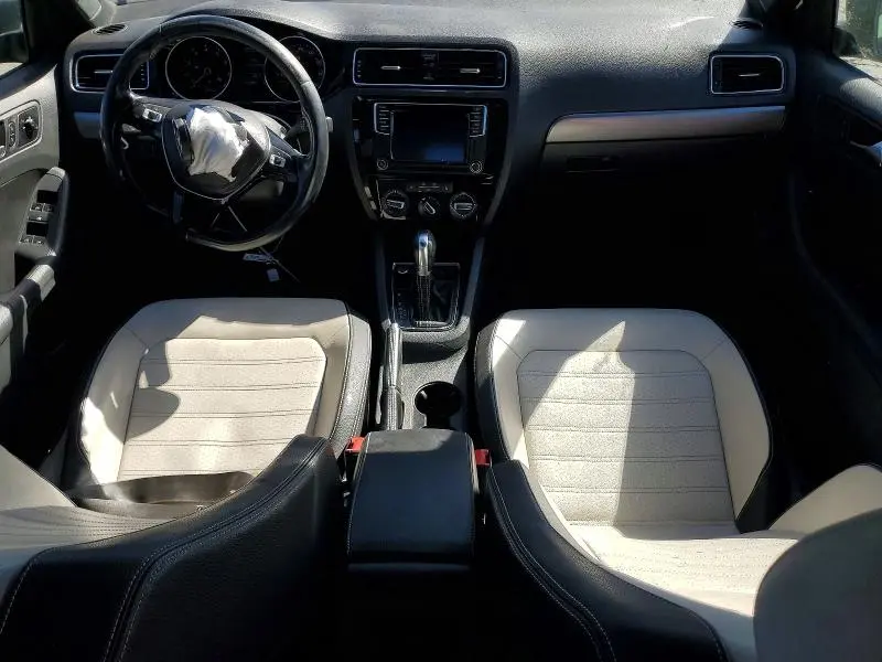 2016 VOLKSWAGEN JETTA SPORT  