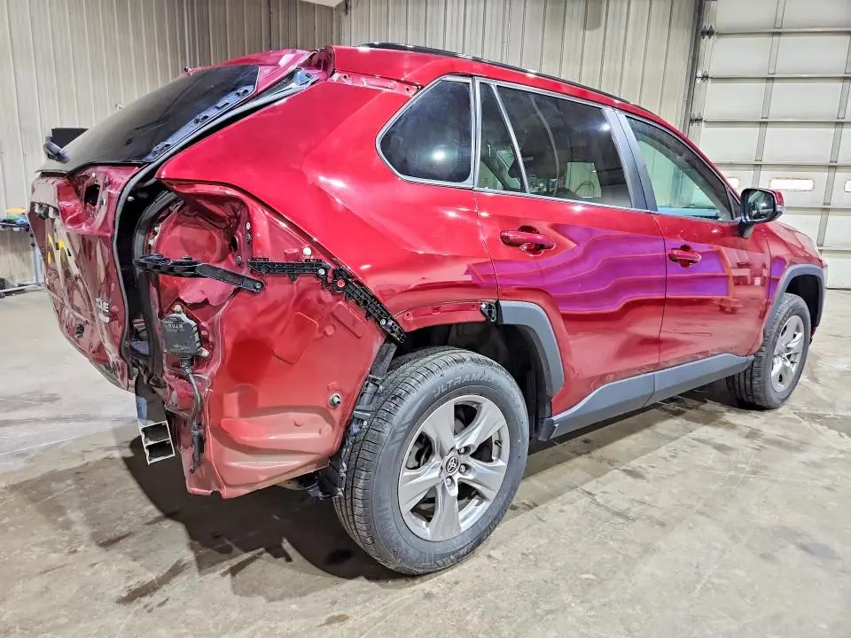 2022 TOYOTA RAV4 XLE  