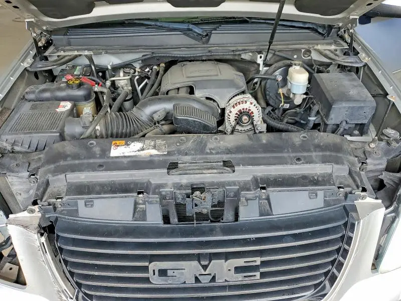 2011 GMC YUKON SLE  
