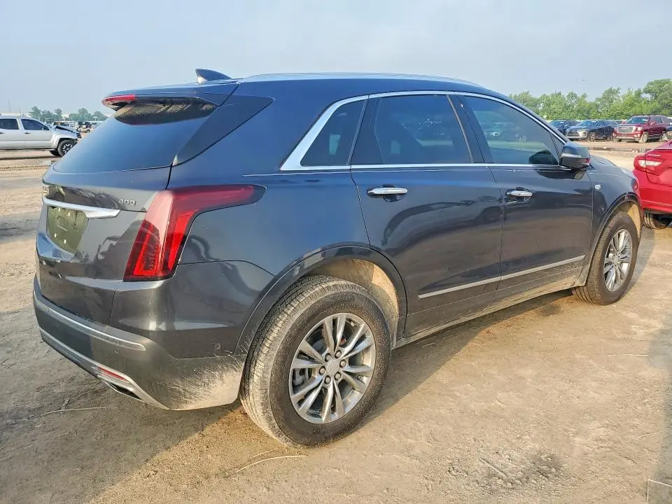 2022 CADI XT5 PREMIU   