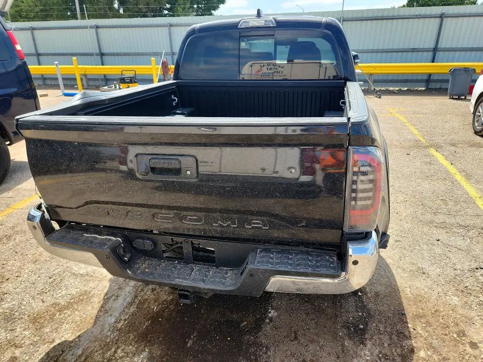 2022 TOYOTA TACOMA LIMITED  