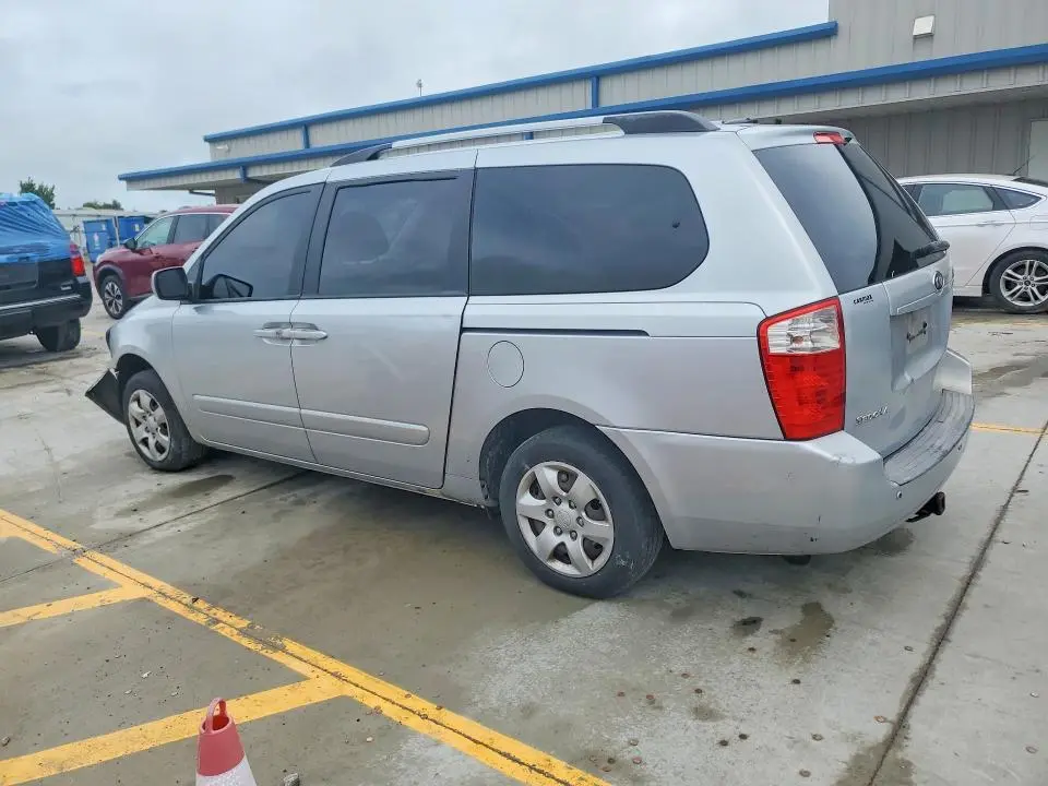 2010 KIA SEDONA LX  