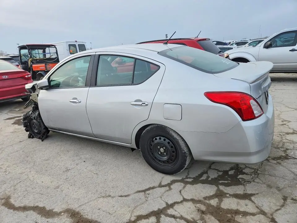 2019 NISSAN VERSA SV  