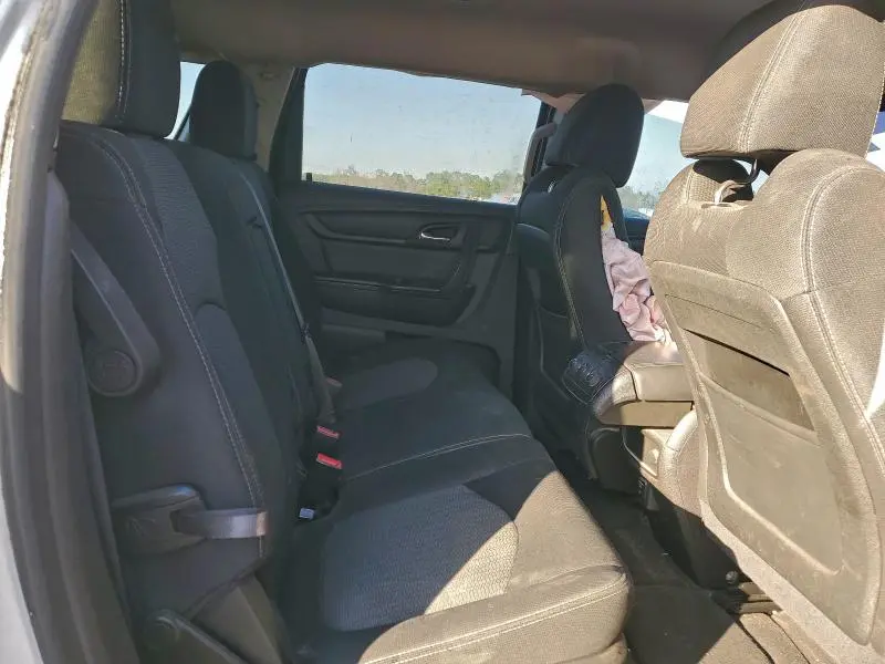 2015 CHEVROLET TRAVERSE LT  