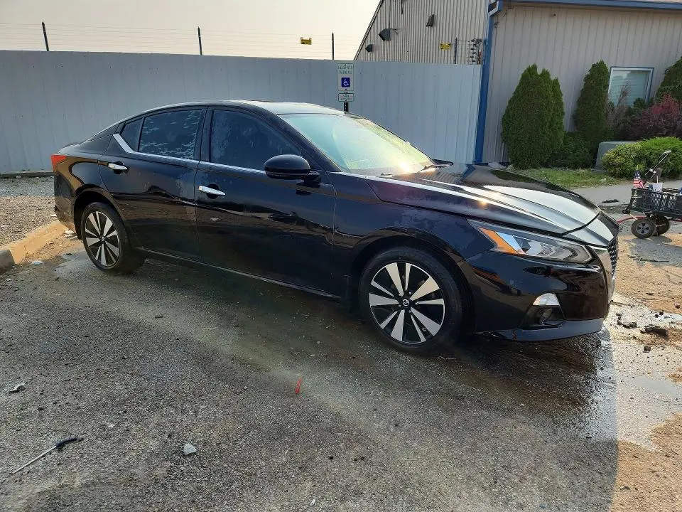 2019 NISSAN ALTIMA SV  