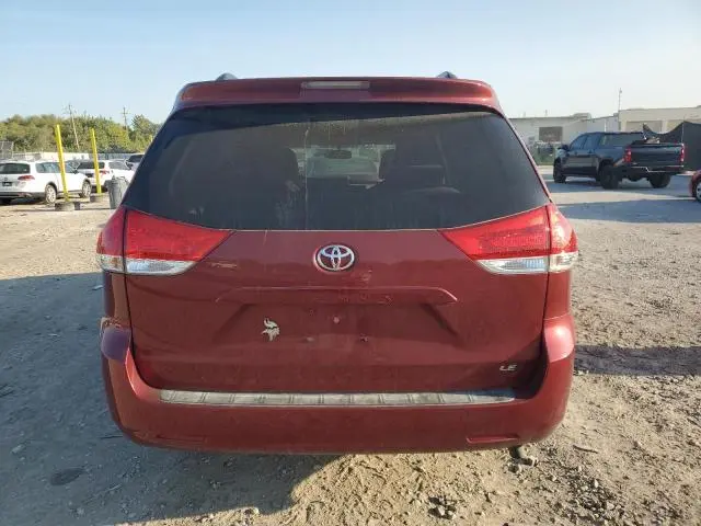 2014 TOYOTA SIENNA LE  