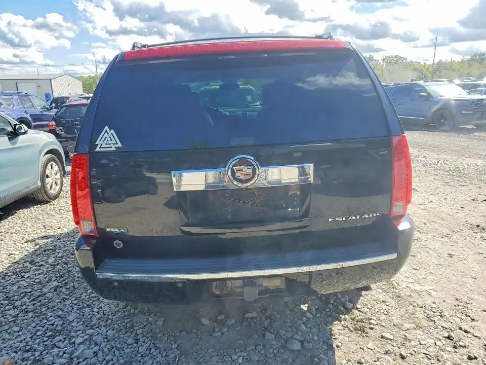 2011 CADILLAC ESCALADE PREMIUM  