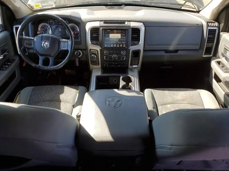 2015 RAM 1500 SLT  