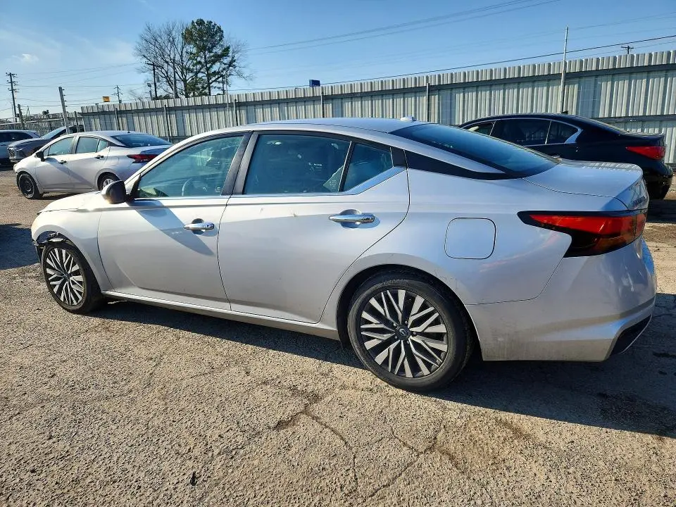 2023 NISSAN ALTIMA SV  