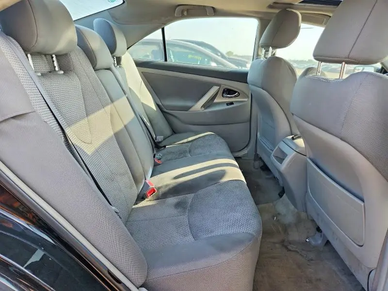 2010 TOYOTA CAMRY LE  