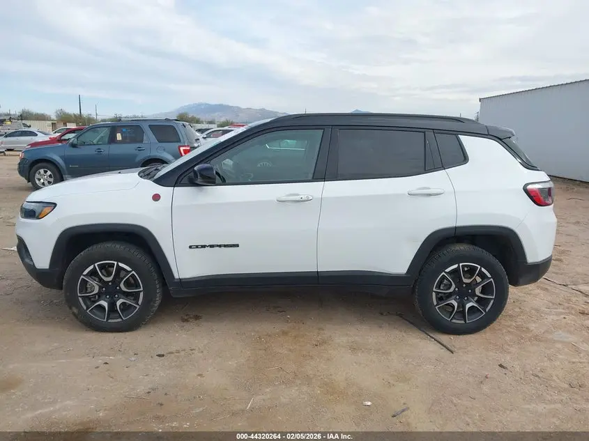 2024 JEEP COMPASS TRAILHAWK 4X4